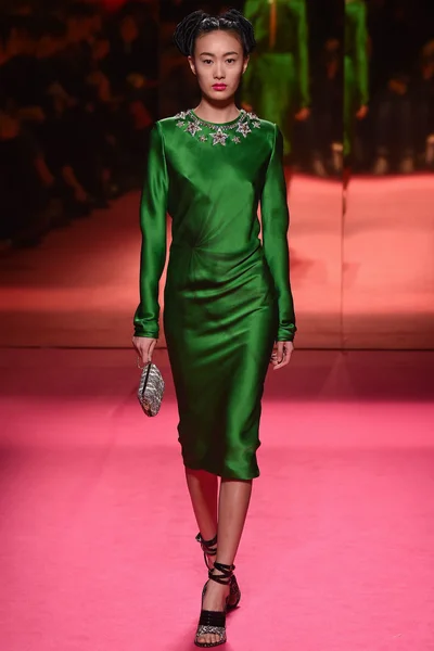 Look 11
